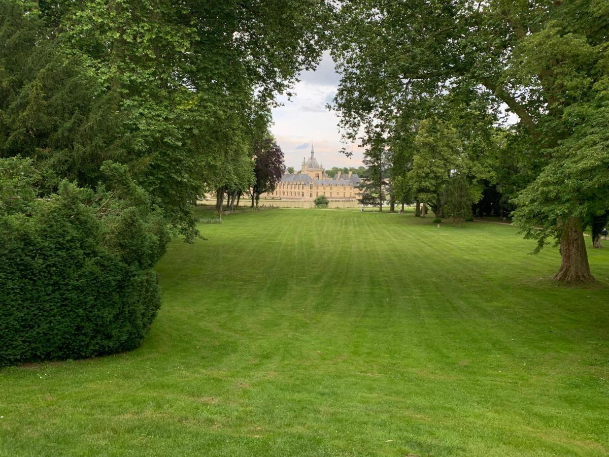 Le Logis Cantilien Lamorlaye-Chantilly Exterior photo