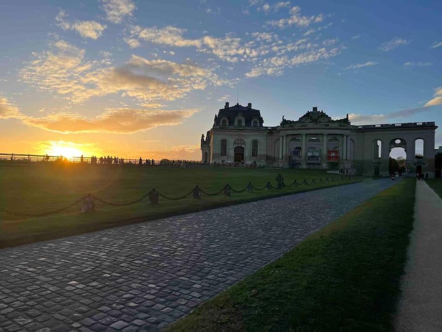 Le Logis Cantilien Lamorlaye-Chantilly Exterior photo